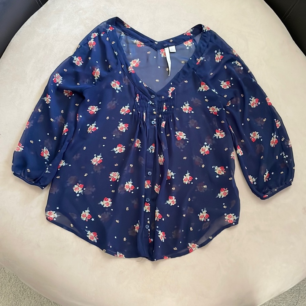 🌈3 for 30 or 5 for $45 !!!! Lauren Conrad blue floral long sleeved top XS
